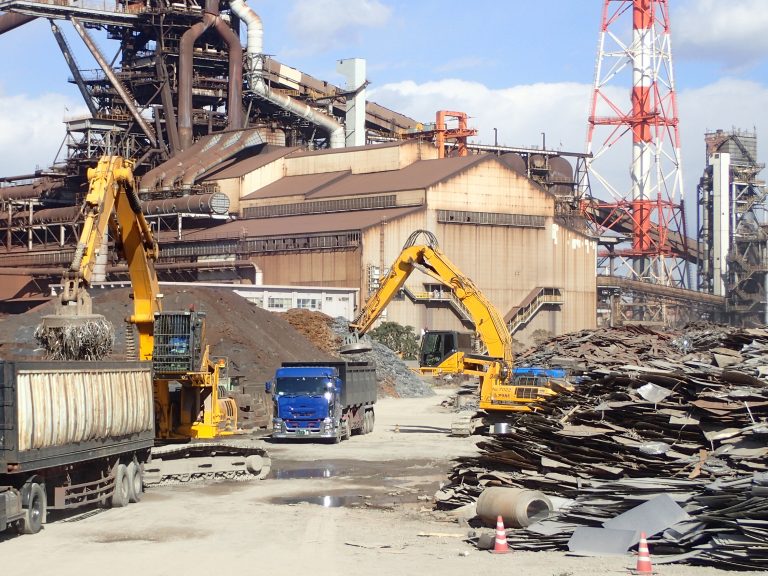 スクラップヤード作業 浅上重機作業株式会社